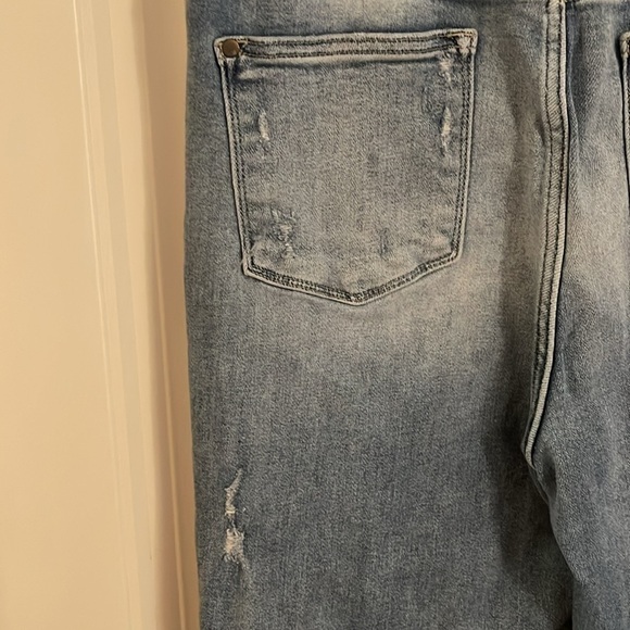 Judy Blue Women's Size 15/32 Straight Fit Distressed Medium Wash Raw Hem Jeans - Picture 9 of 14